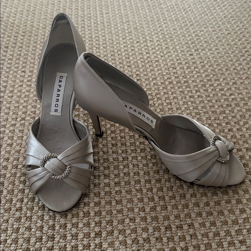 NEW Caparros Platinum Silk 3” Metallic Peep Toe Heels - Picture 2 of 5